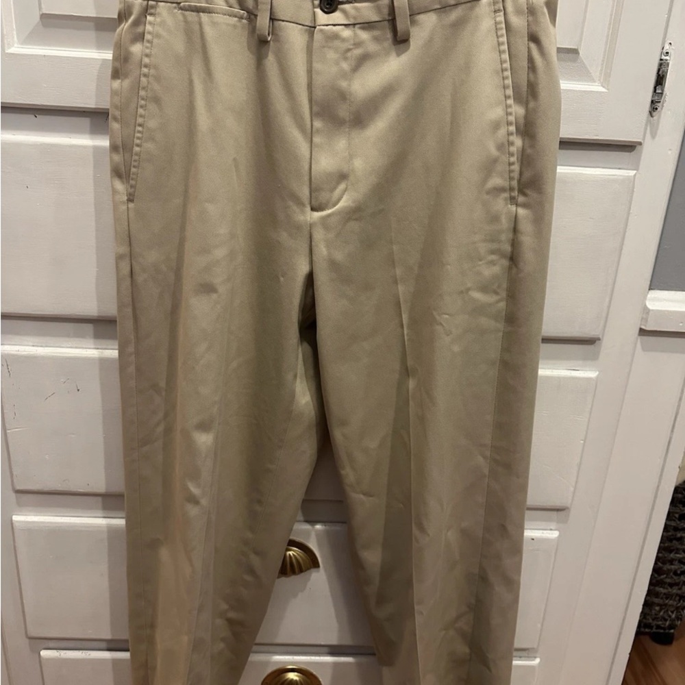 Eddie Bauer Pants Men’s 35/32 Beige Wrinkle Resistant Classic Fit Khaki no hem